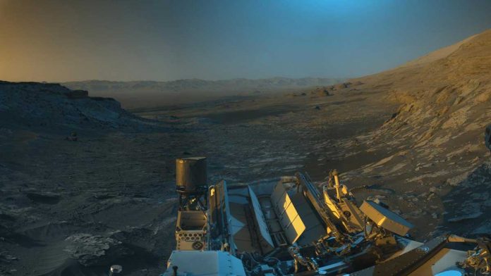 Curiosity rover sends a picture of Mars