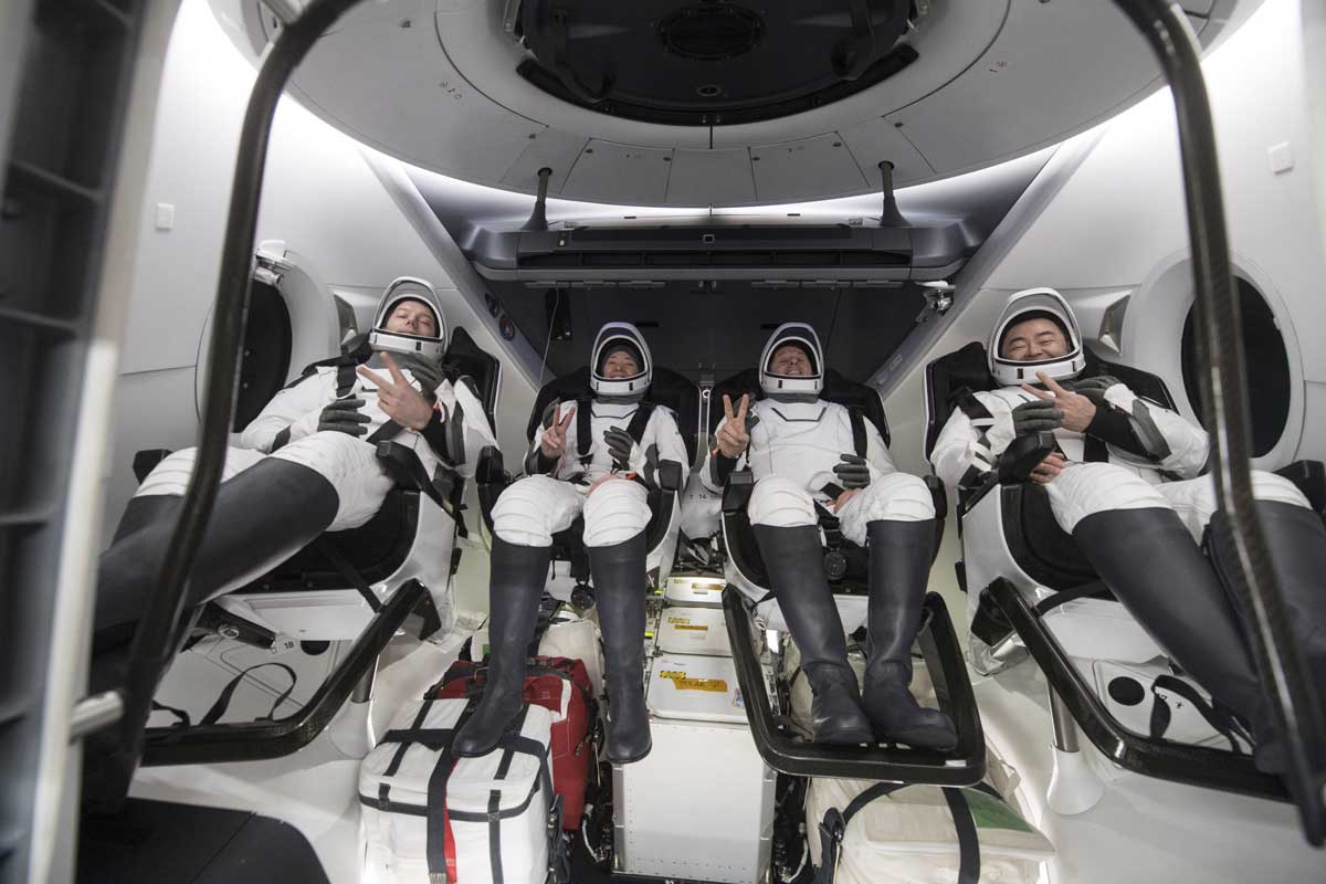 SpaceX has returned with four astronauts on Earth