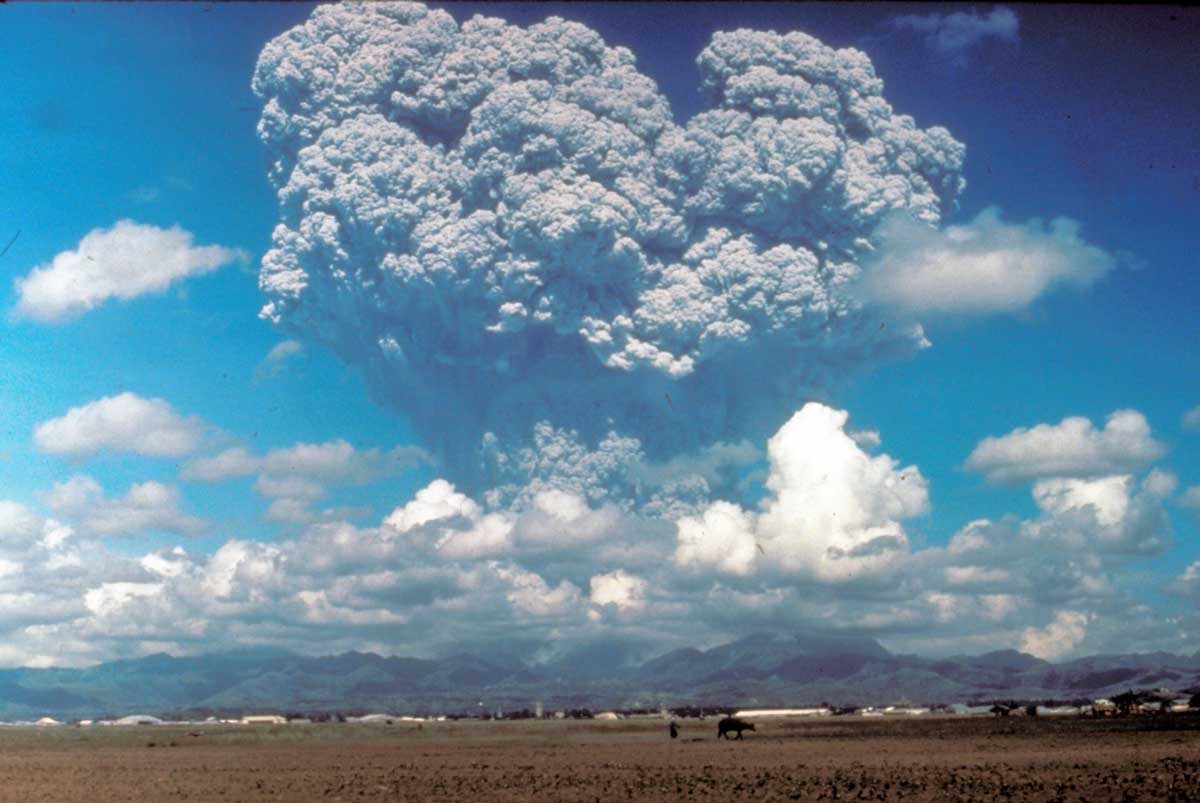 Volcanic eruption caused the collapse of China Dynasty