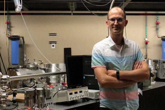 Scientists develop world’s first optical oscilloscope