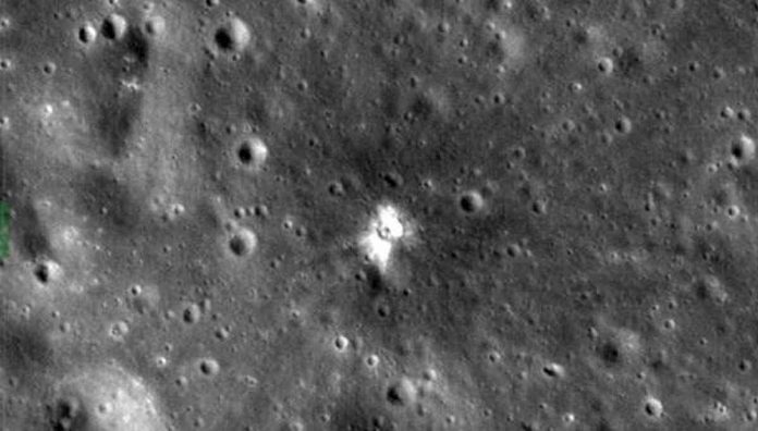 Crashing rocket will create new moon crater