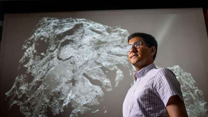 Scientists show how terrain evolves on an icy comet